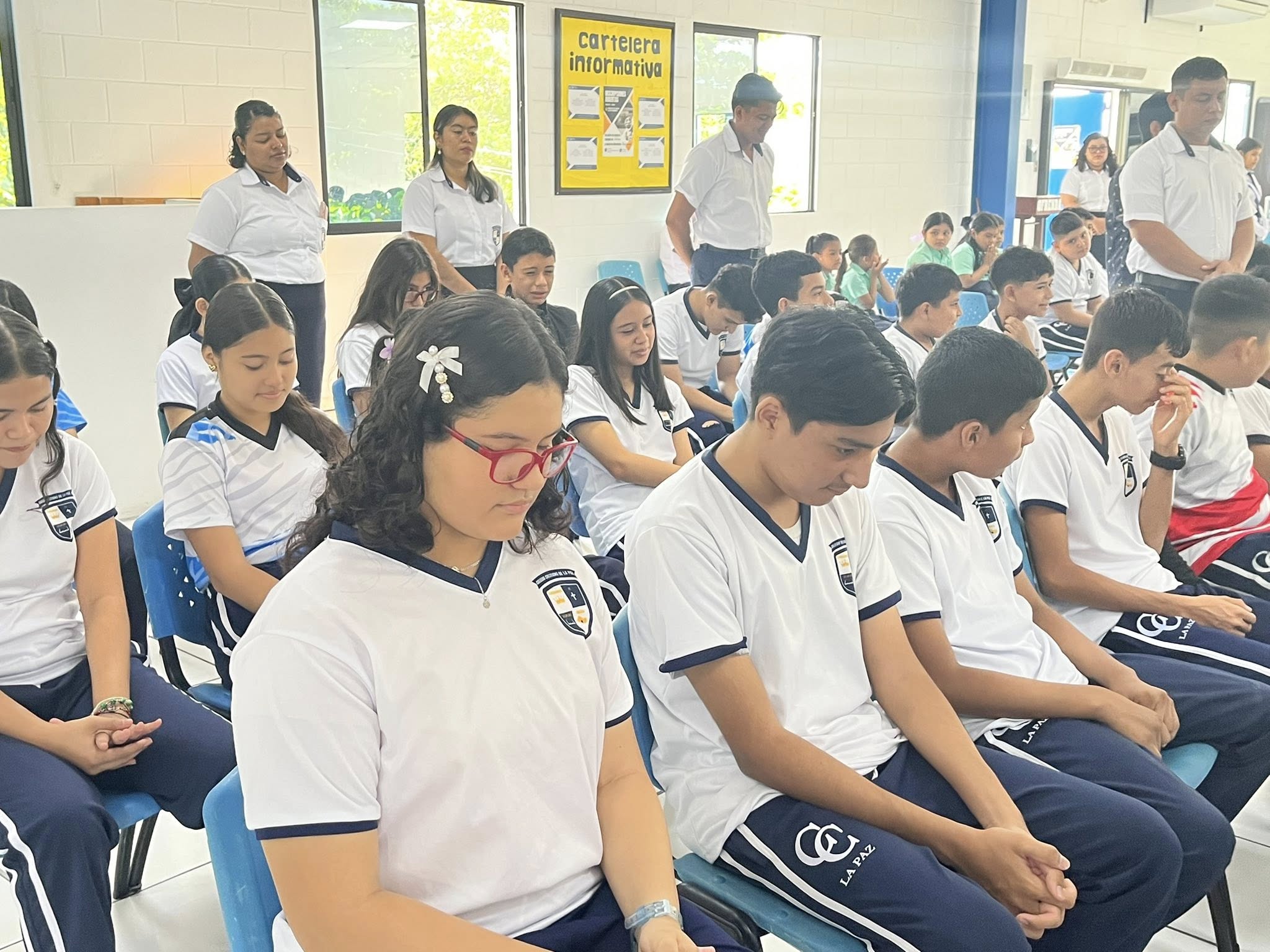 Estudiantes del Colegio Cristiano de La Paz